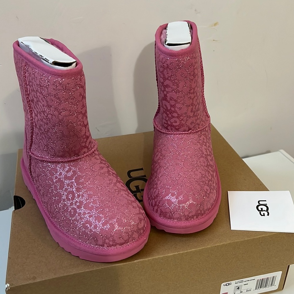 Girls uggs